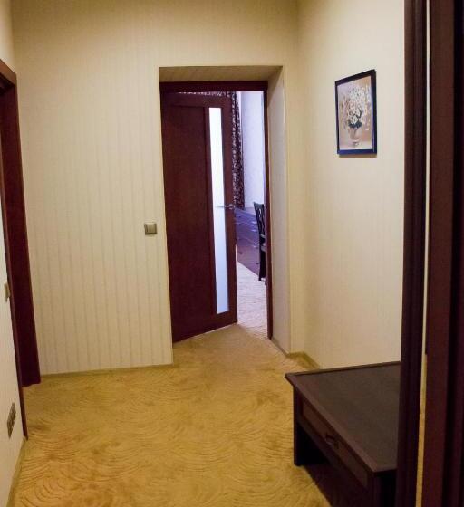 اتاق لوکس با تخت بزرگ, Alir