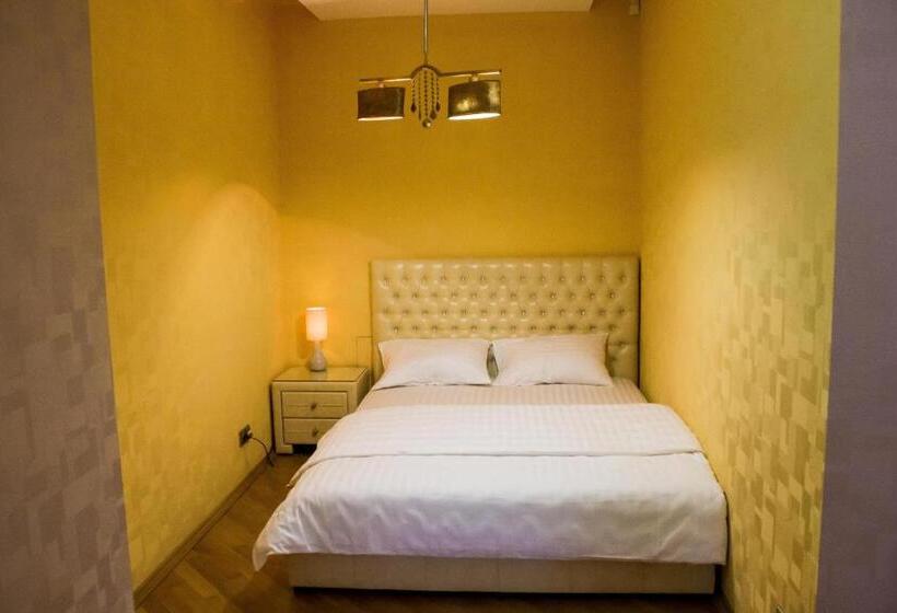 3 Bedroom Suite, Alir