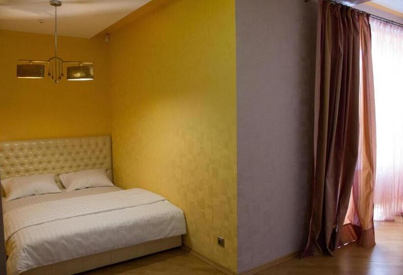 3 Bedroom Suite, Alir