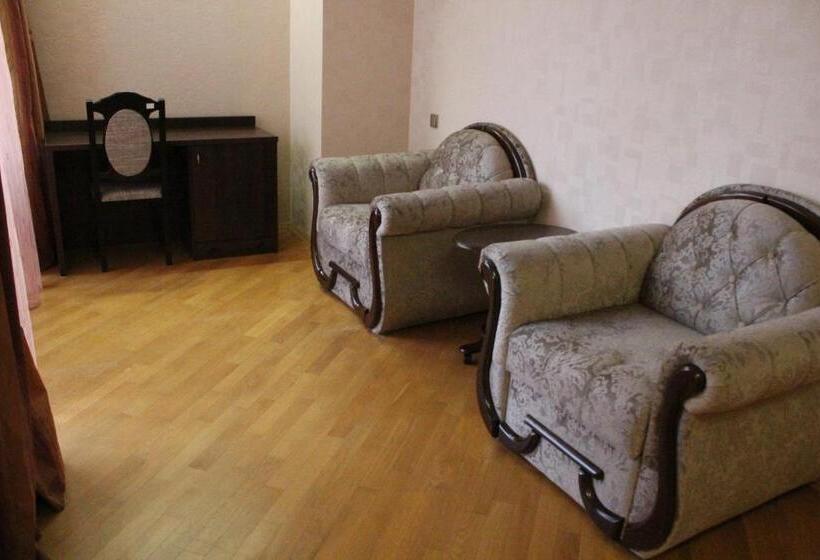 3 Bedroom Suite, Alir