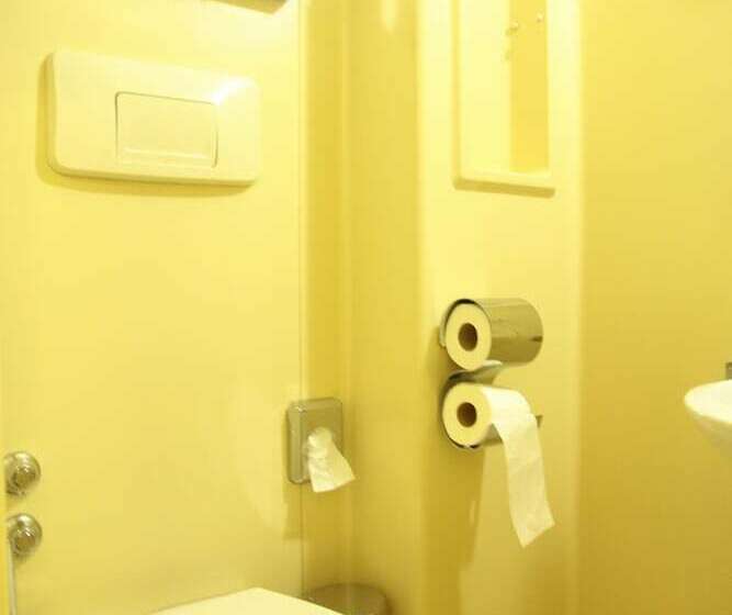 غرفة قياسية, De Spiegel