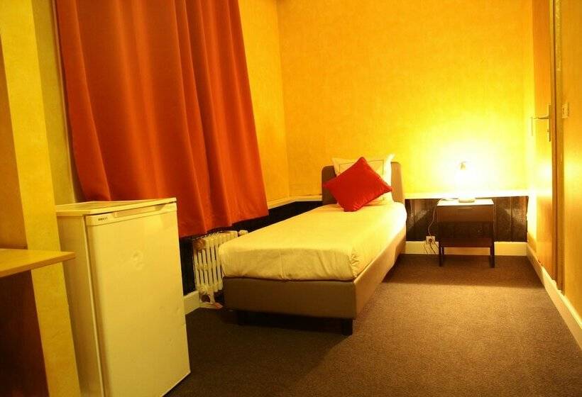 غرفة قياسية ثلاثية, De Spiegel