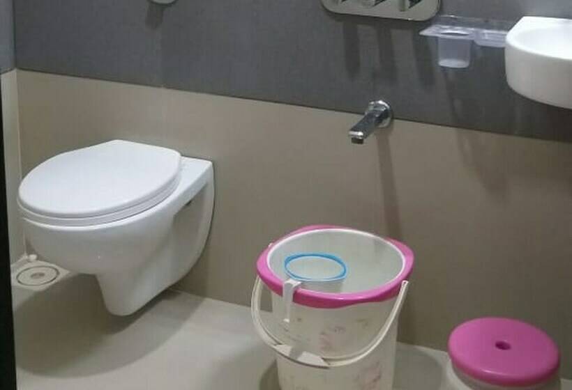 غرفة ديلوكس, Decent