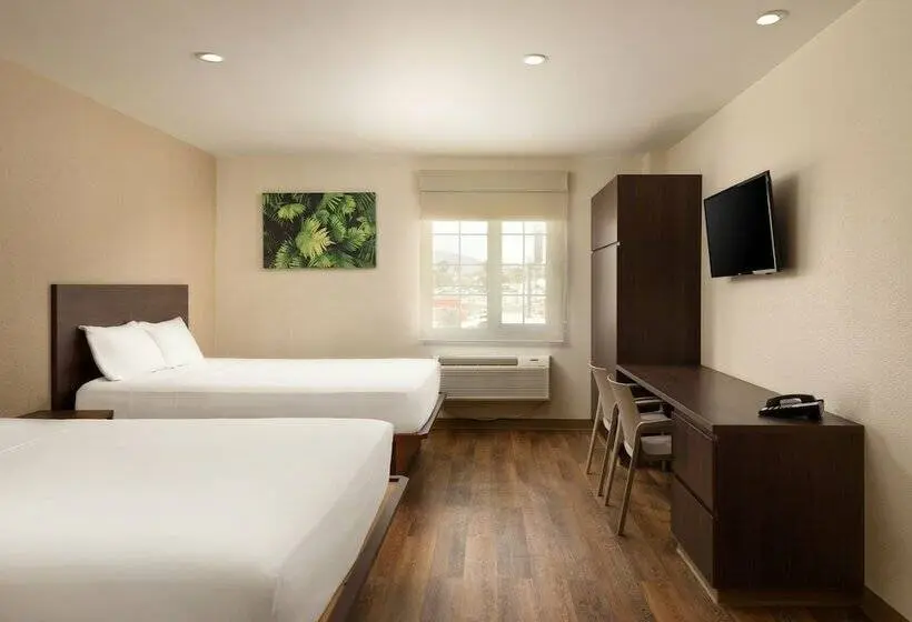 スイート, Extended Suites Tijuana Macroplaza