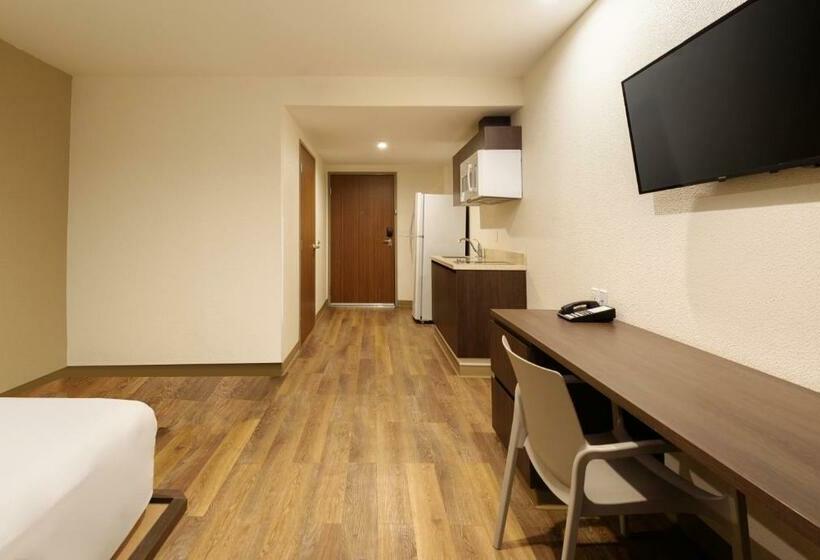 スイート, Extended Suites Tijuana Macroplaza