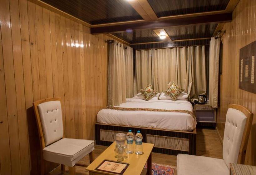 غرفة قياسية, Imperial Resorts