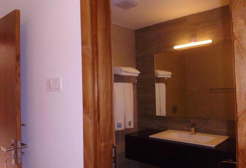 Номер Стандарт, Twenty Two Weligambay