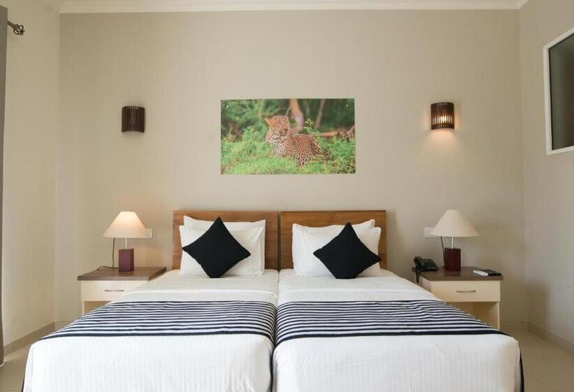 Номер Стандарт, Twenty Two Weligambay