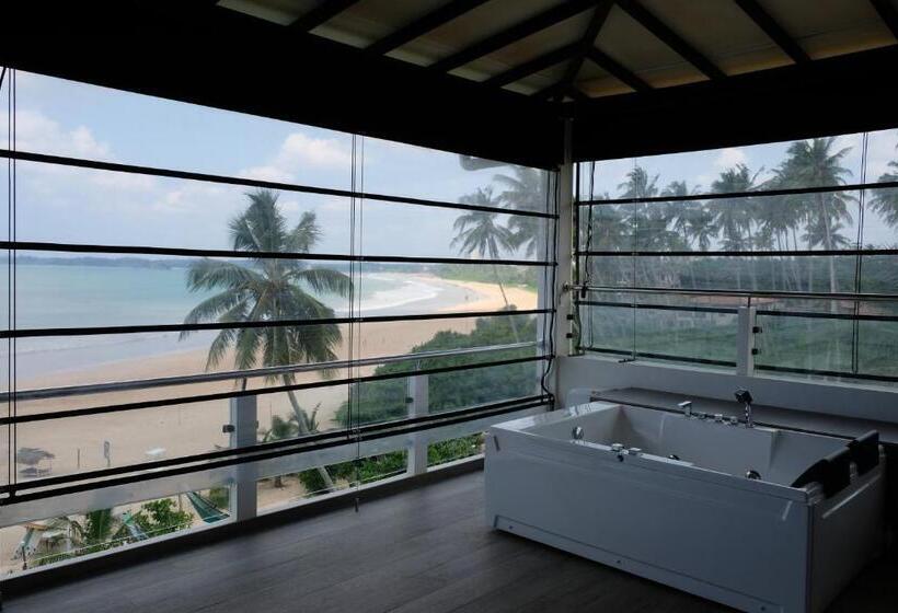 Люкс, Twenty Two Weligambay