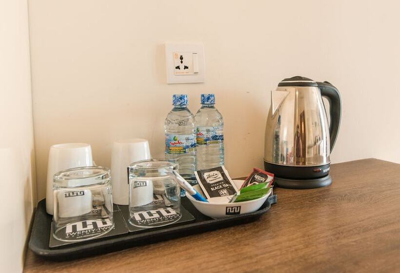 Номер Стандарт, Twenty Two Weligambay