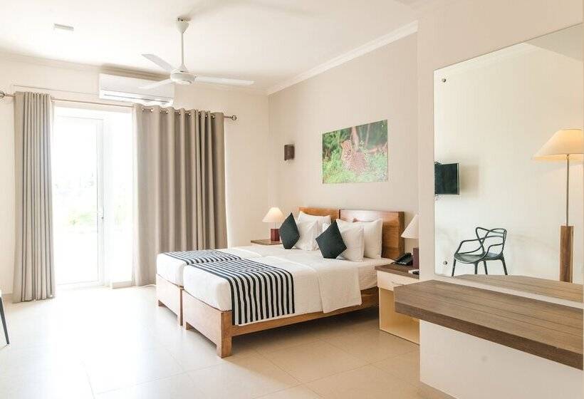 Номер Стандарт, Twenty Two Weligambay