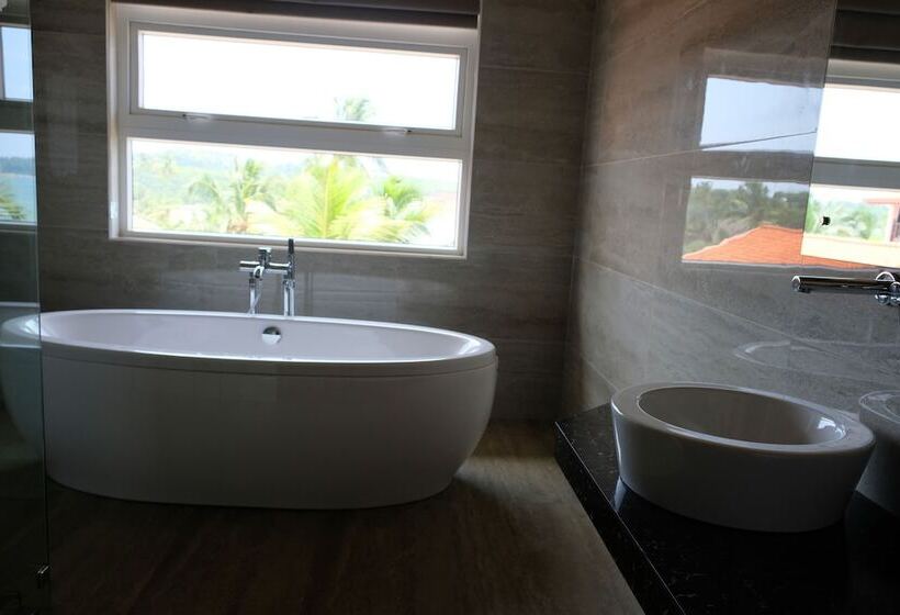 Люкс, Twenty Two Weligambay