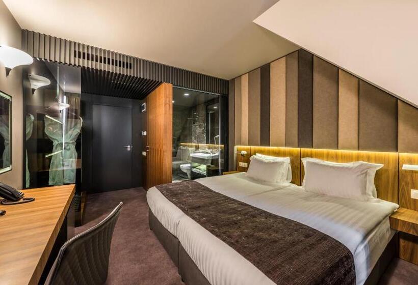 Номер Deluxe, All Seasons Residence Hotel   Free Parking