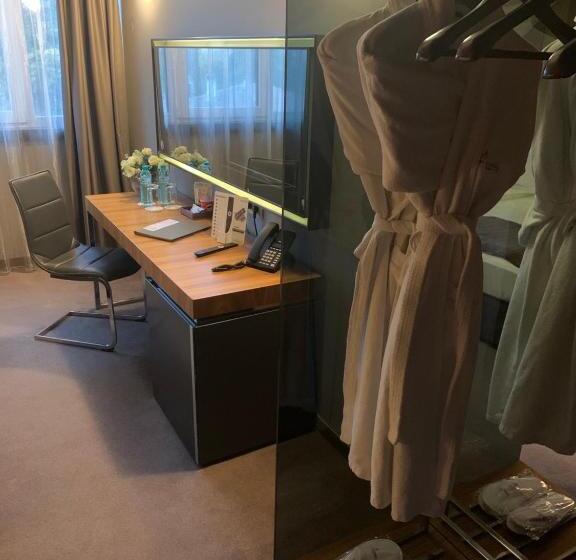 Номер Deluxe, All Seasons Residence Hotel   Free Parking