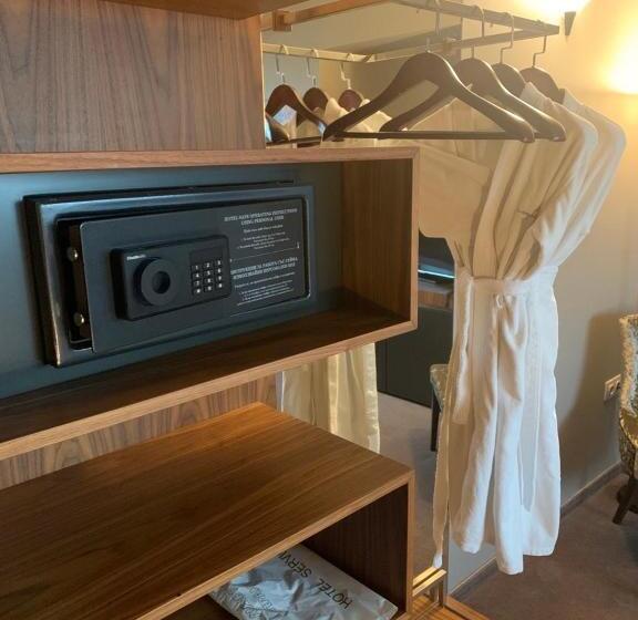 スーペリアールーム, All Seasons Residence Hotel   Free Parking