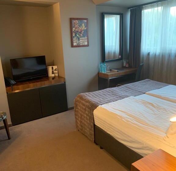 スーペリアールーム, All Seasons Residence Hotel   Free Parking