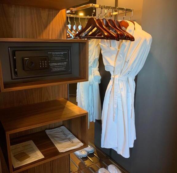 スーペリアールーム, All Seasons Residence Hotel   Free Parking