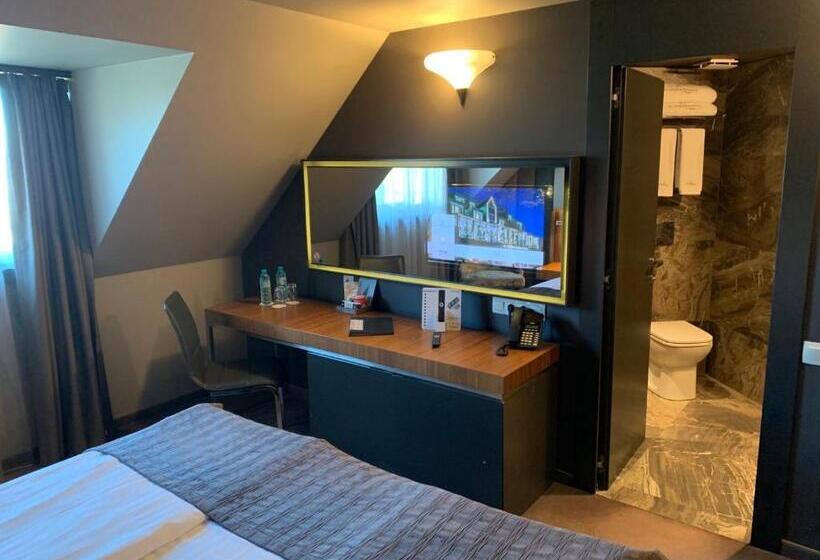 Номер Superior, All Seasons Residence Hotel   Free Parking