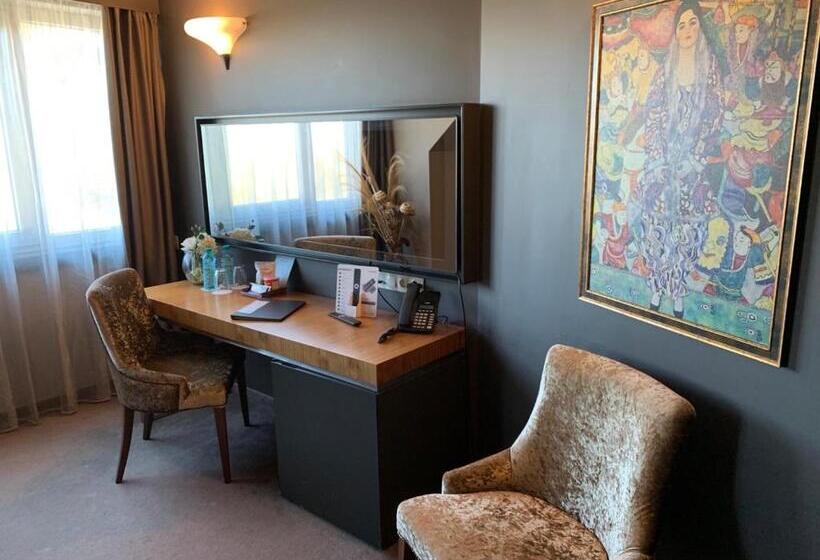 Люкс Вид на Горы, All Seasons Residence Hotel   Free Parking