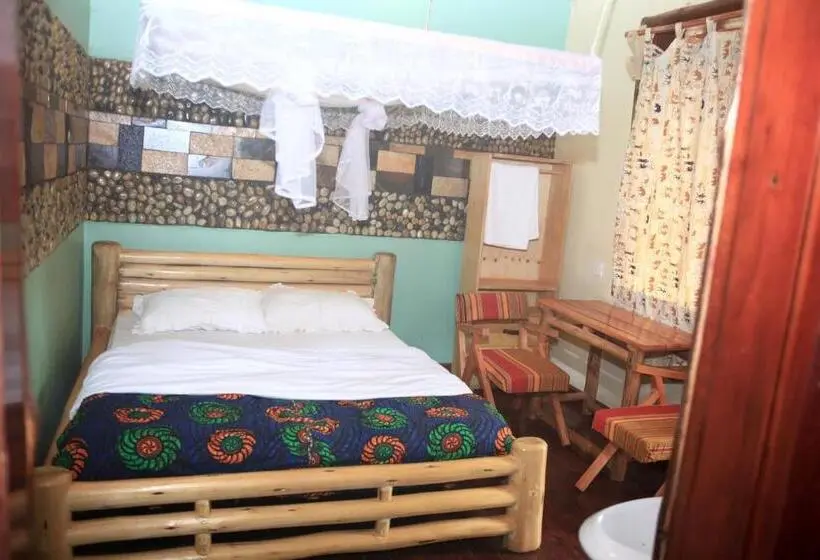 اتاق لوکس, Elite Backpackers Services