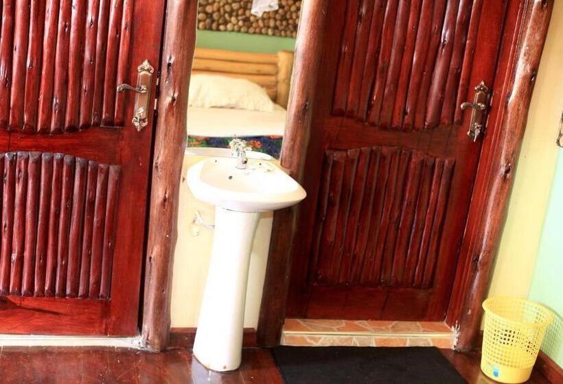 اتاق لوکس, Elite Backpackers Services