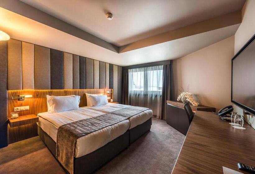 Номер Superior, All Seasons Residence Hotel   Free Parking