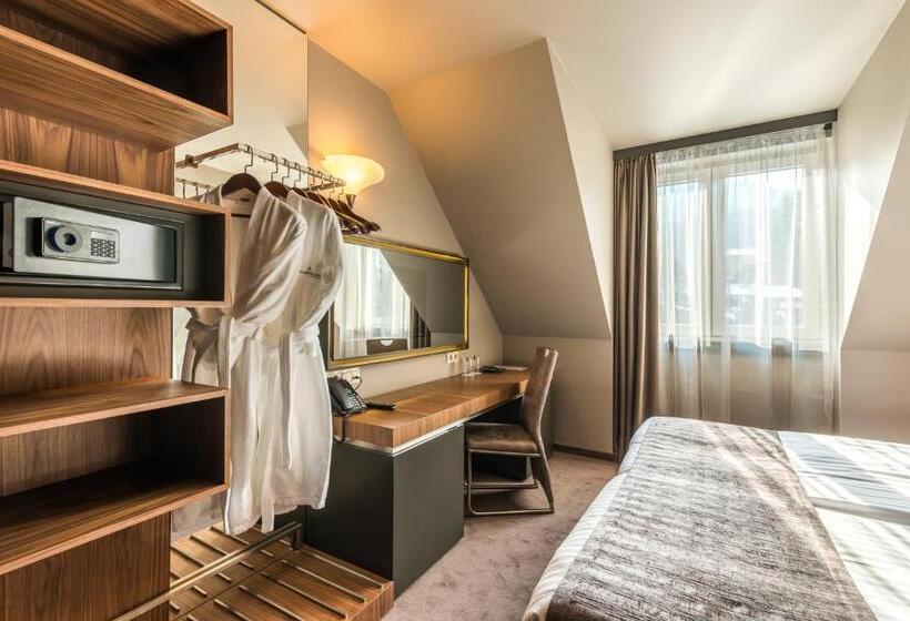 スーペリアールーム, All Seasons Residence Hotel   Free Parking