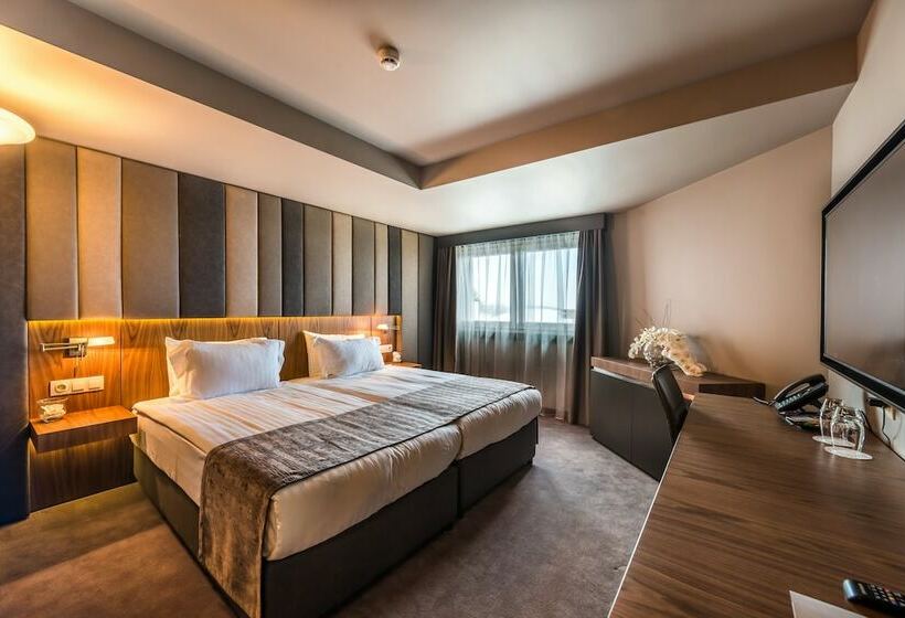 スーペリアールーム, All Seasons Residence Hotel   Free Parking