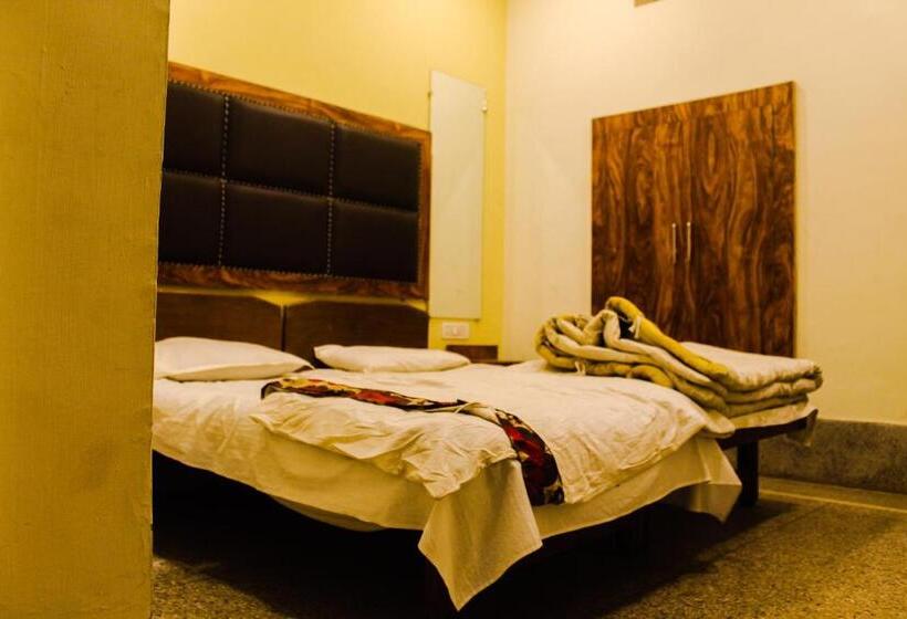 Номер Стандарт, Anand Palace