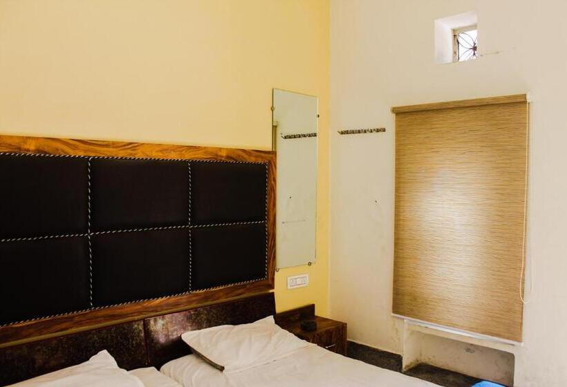 Номер Economy, Anand Palace