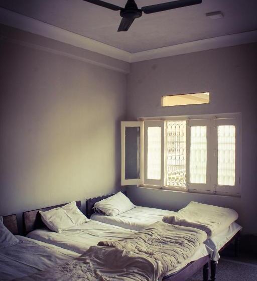 Четырехместный Номер Стандарт, Anand Palace