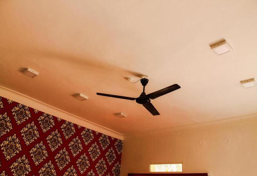 Четырехместный Номер Стандарт, Anand Palace