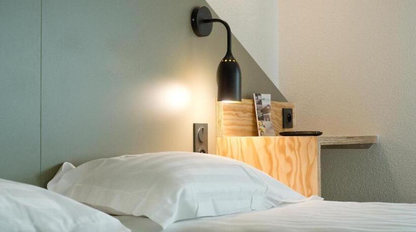 Номер Стандарт, Brit Hotel Essentiel Arverne   Clermont Ferrand Sud