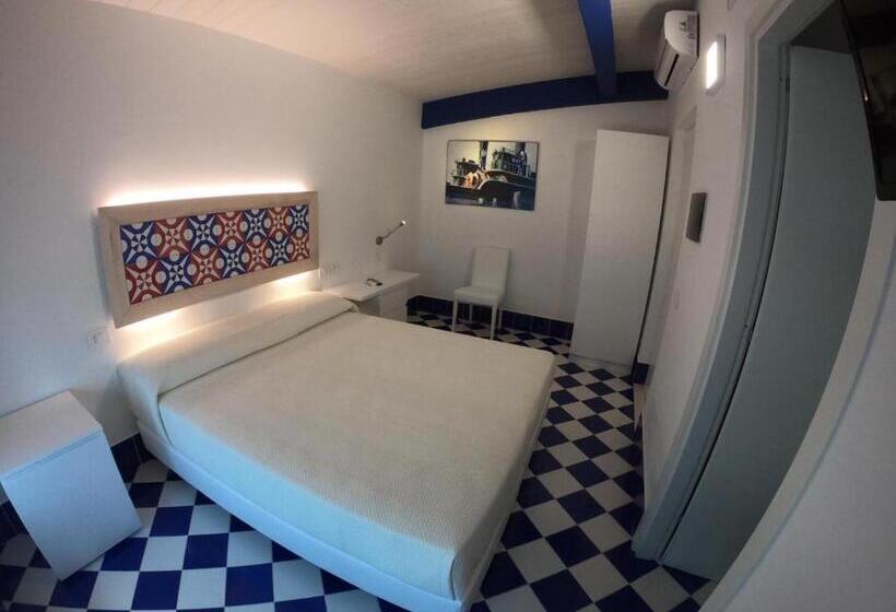 اتاق استاندارد با چشم‌انداز دریا, La Nave