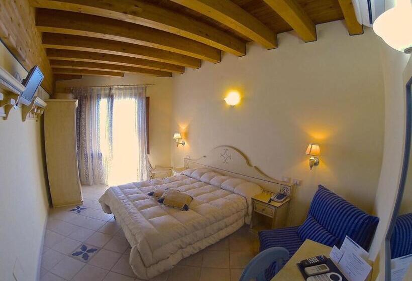 اتاق استاندارد با چشم‌انداز دریا, La Nave