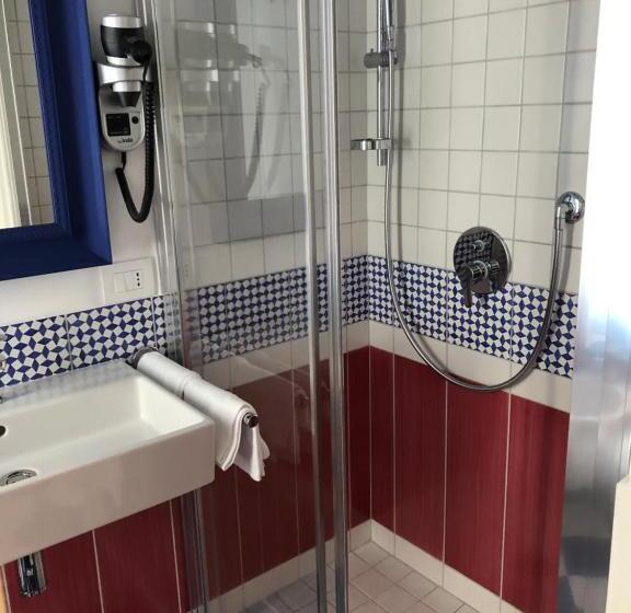 اتاق استاندارد با چشم‌انداز دریا, La Nave