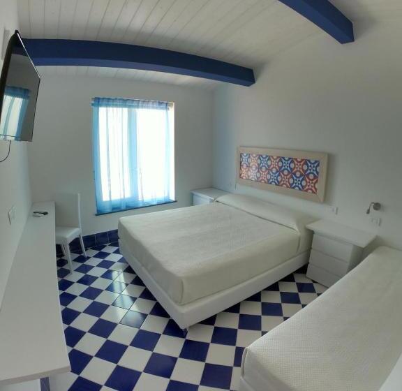 Triple Room Sea View, La Nave