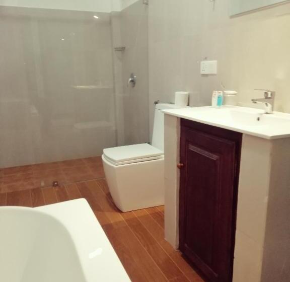 غرفة سوبيريور ثلاثية مطلّة علي البحر, Serenade Beach