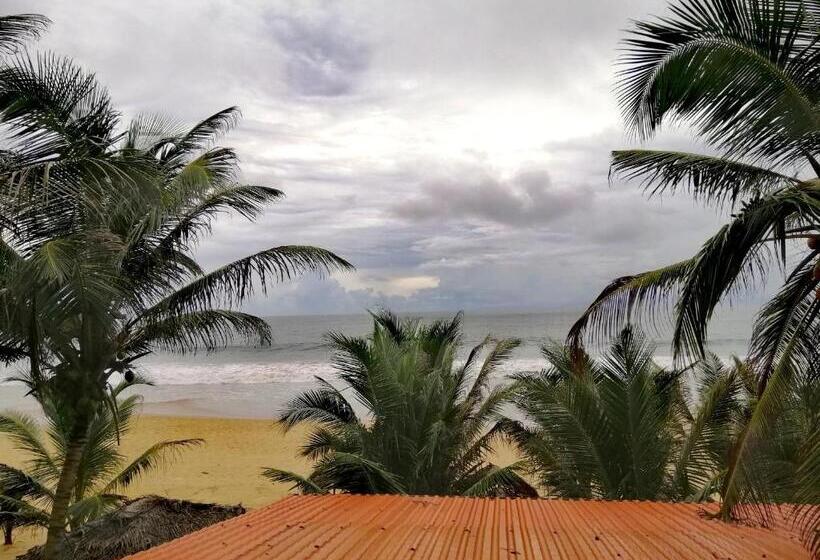 اتاق سه نفره سوپریور با چشم‌انداز دریا, Serenade Beach