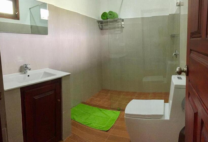 غرفة عائلية مطلّة علي البحر, Serenade Beach