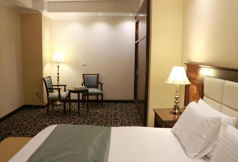 سوییت خانوادگی, The Guard