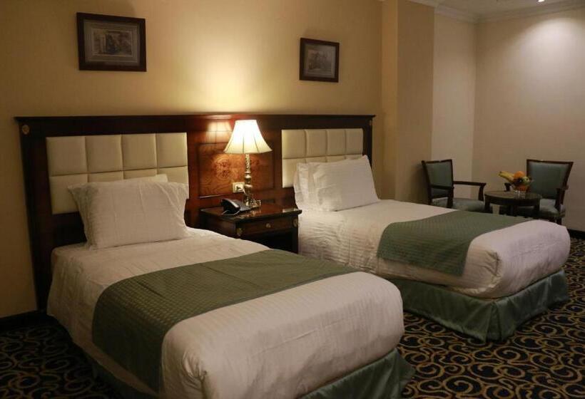 اتاق استاندارد چهارنفره با بالکن, The Guard