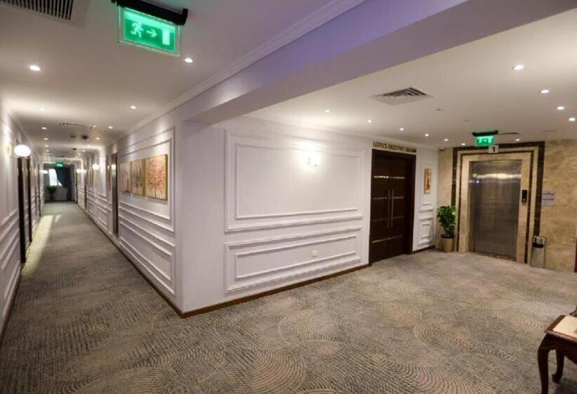 سوییت جونیور با چشم‌انداز استخر, The Guard