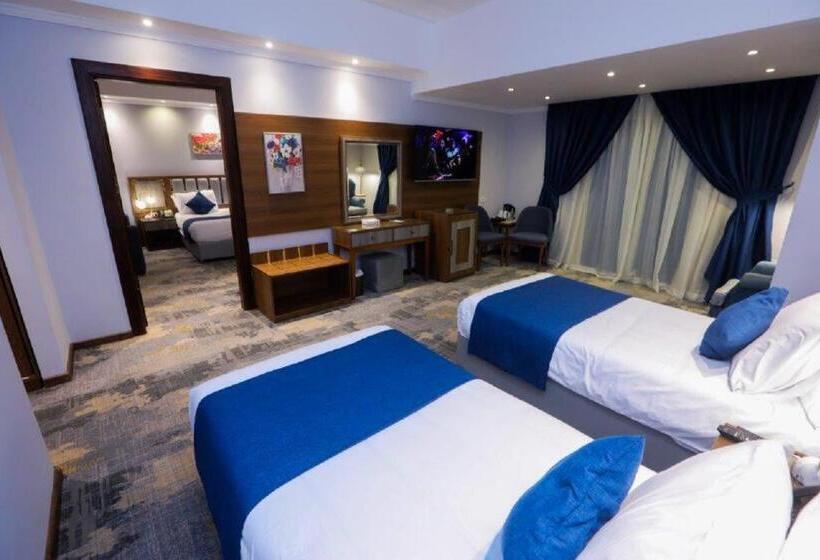 سوییت جونیور با چشم‌انداز استخر, The Guard