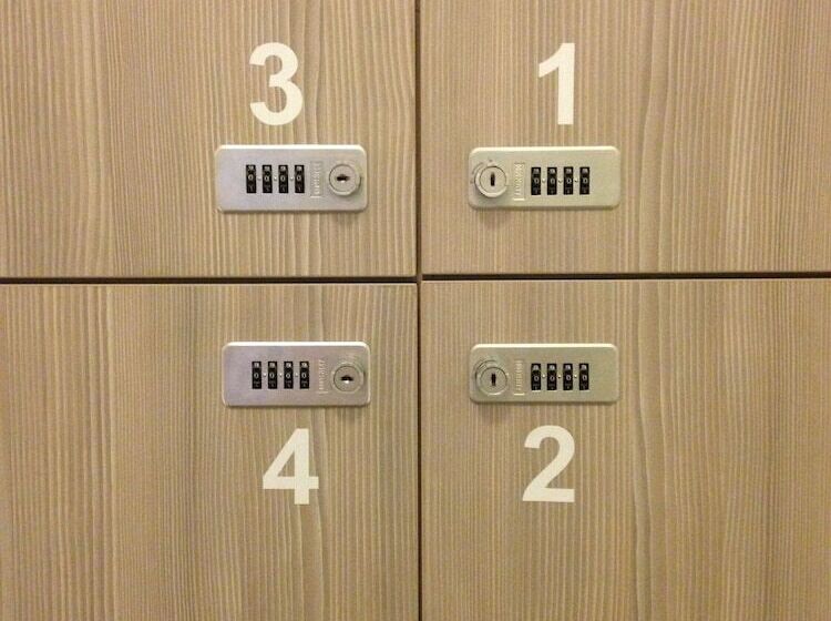 تختخواب در اتاق مشترک, Wow Tainan International Hostel