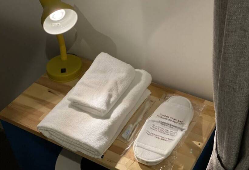 Кровать в Общей Комнате, Hafh Fukuoka The Life   Hostel