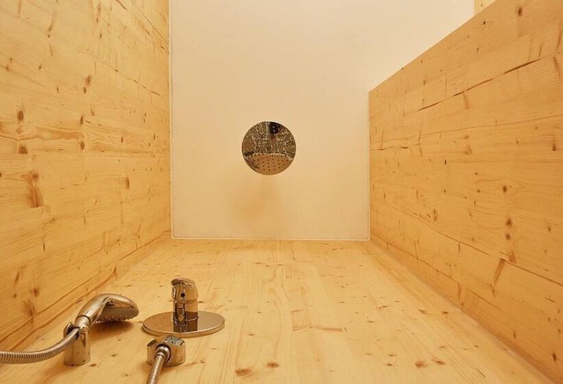 标准单人间, Capima