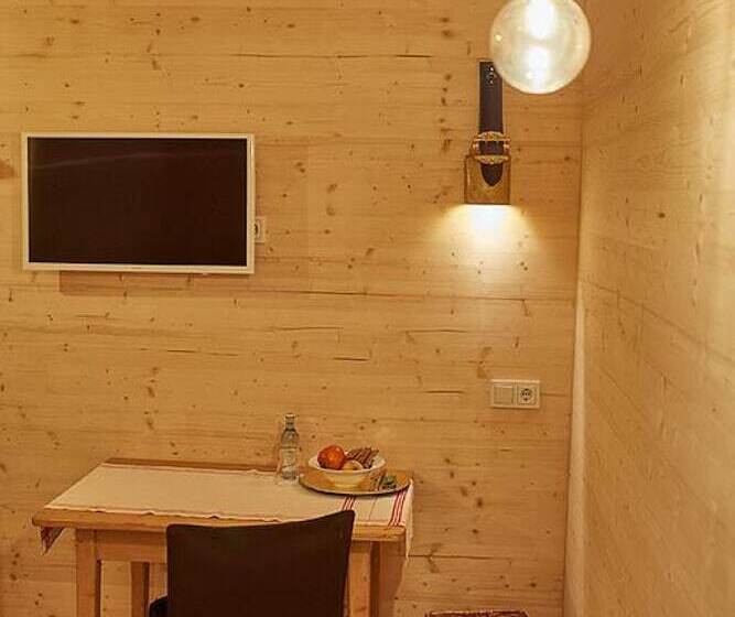 标准单人间, Capima