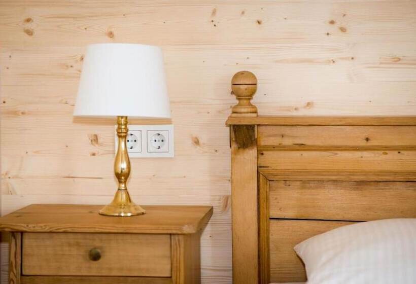 标准单人间, Capima