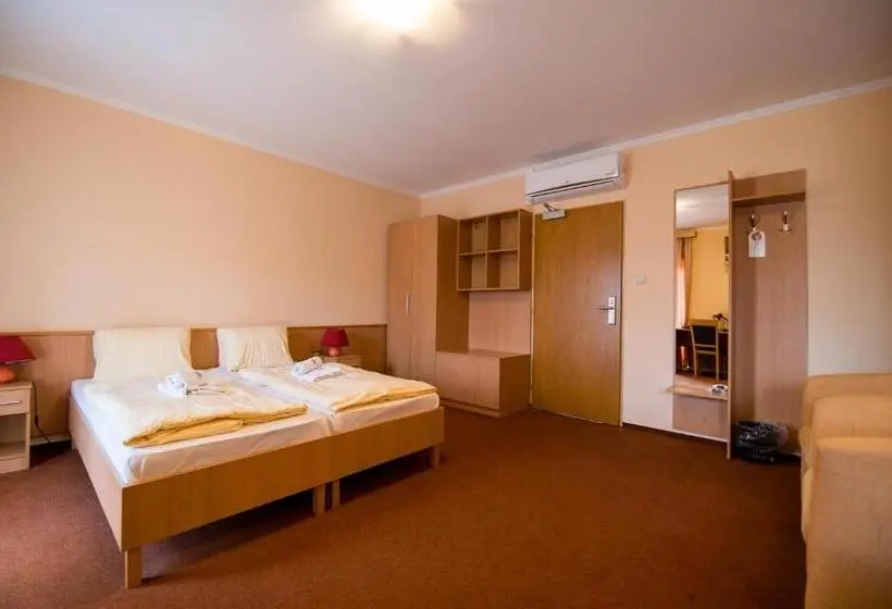 Deluxe Zimmer, Clavis